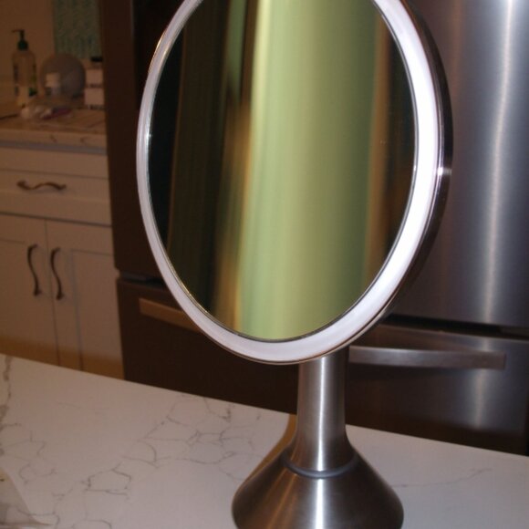 Simplehuman 8” Round Sensor Make-up Mirror 5x Cordless | Stainless Steel ST3052 - Picture 7 of 7